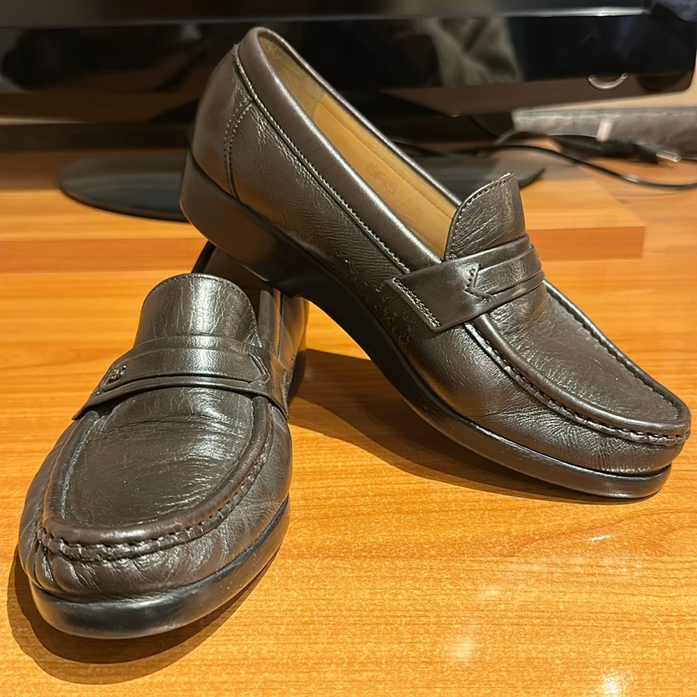 SAS Women’s Brown Leather Loafers Size 6.5 BNWOT Brand New Without Tags